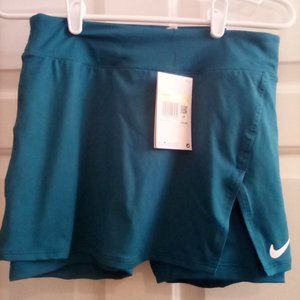 Nike Tennis Court Victory Logo Skirt Size Small NWT